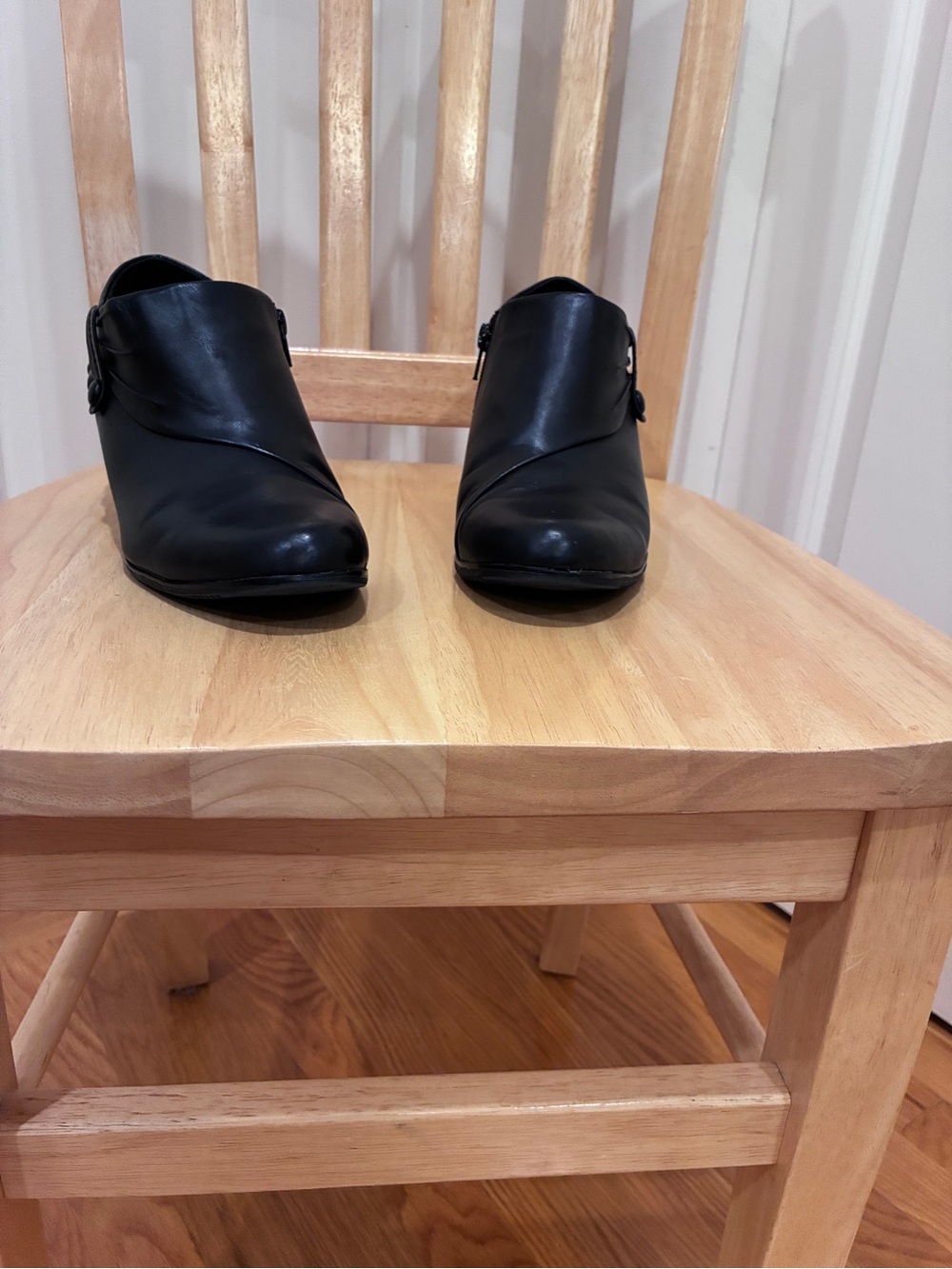 Covington Women’s Black Chunky Heels